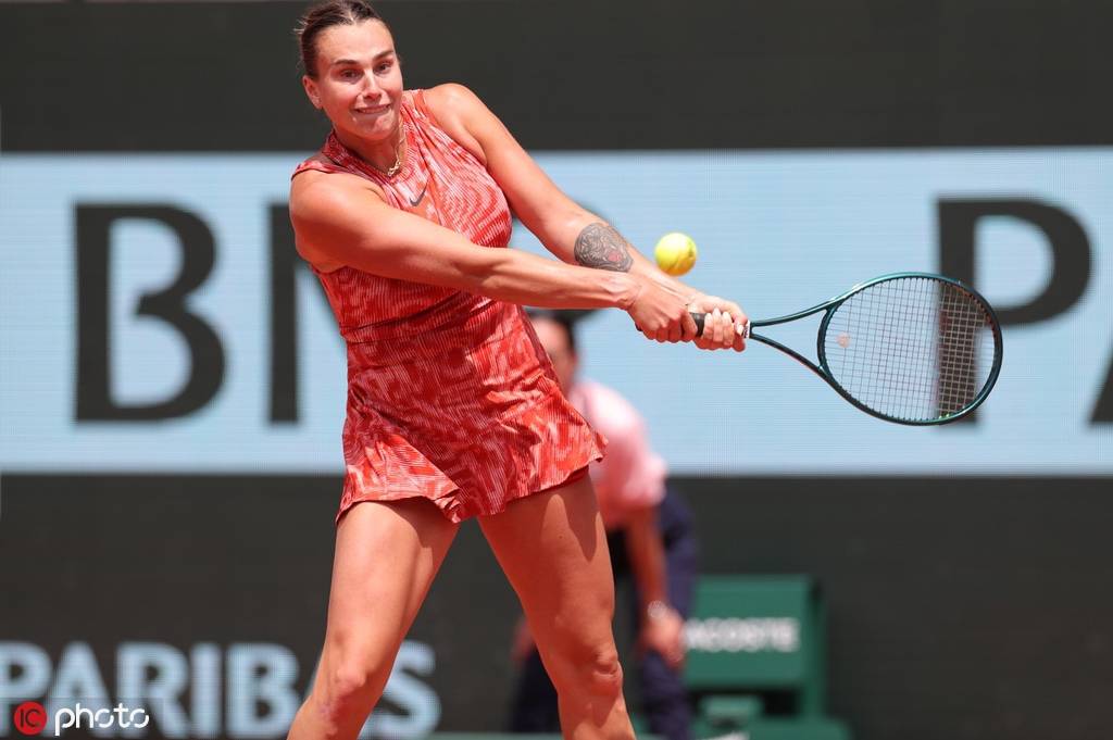 通过顽强的 通过顽强的